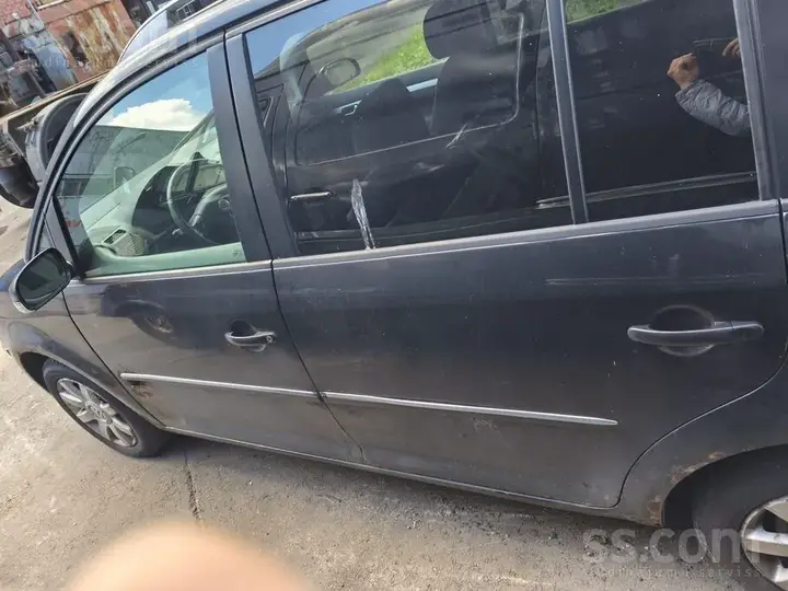 Volkswagen Touran 2008 photo 5