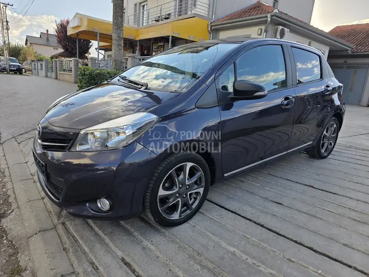 Toyota Yaris 2013 photo 5