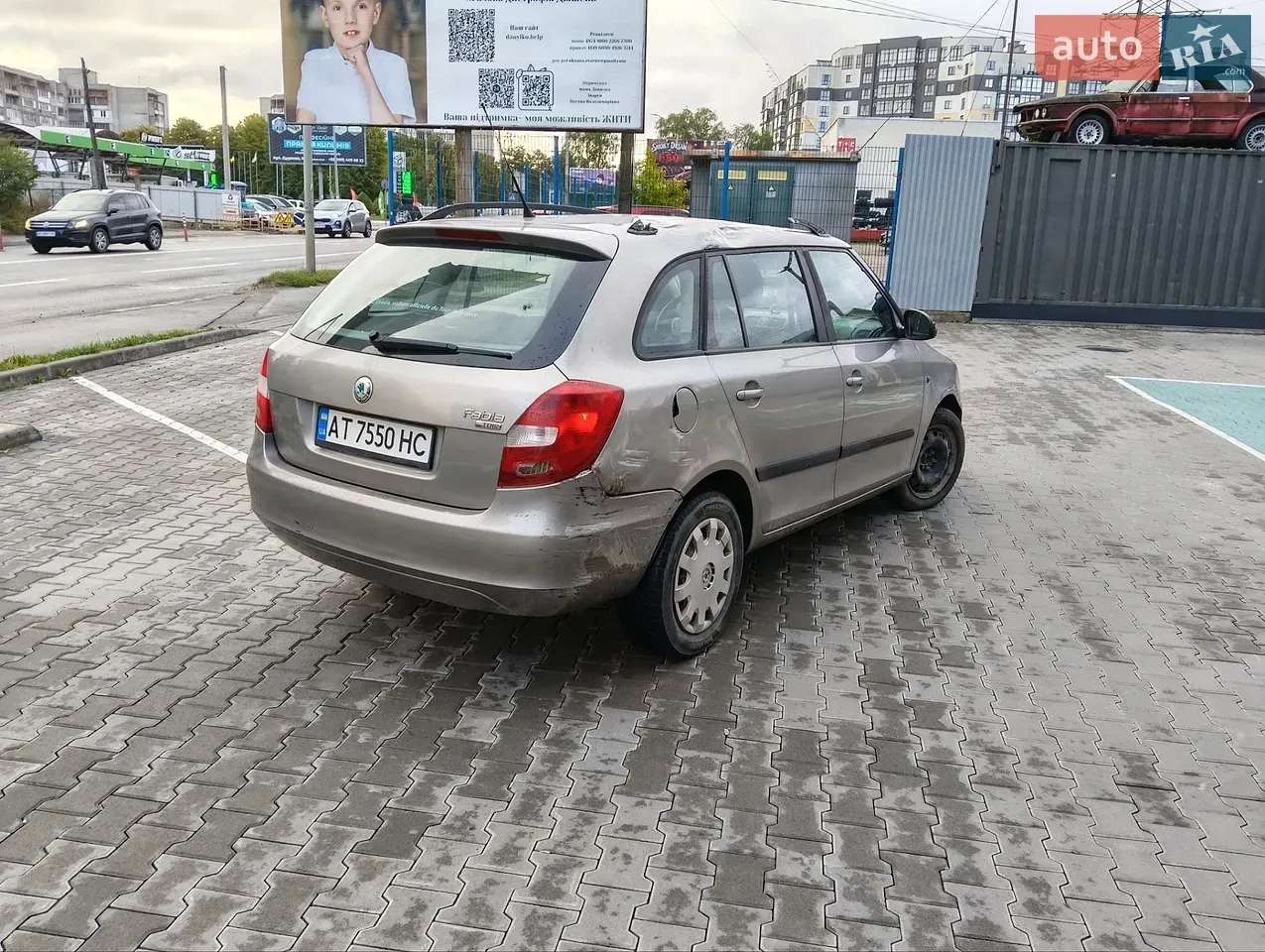 Skoda Fabia 2010 photo 3