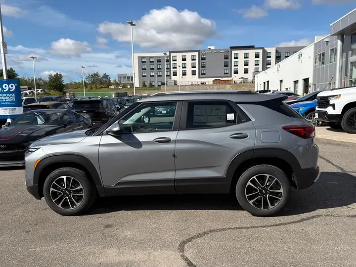 Chevrolet Trailblazer 2026 photo 2