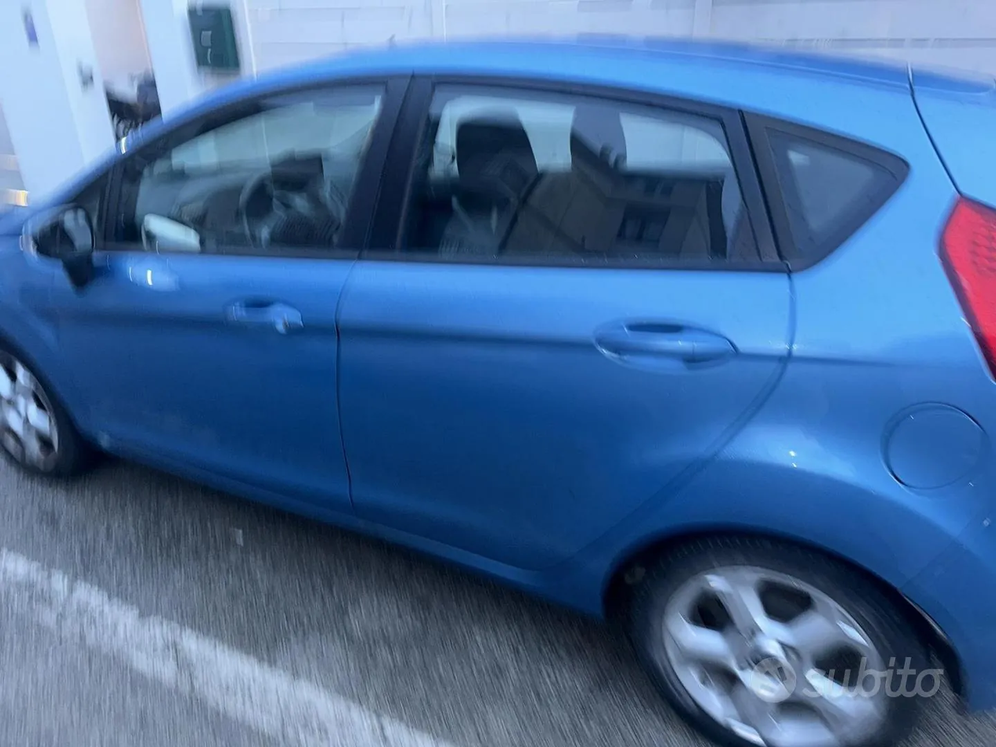 Ford Fiesta 2011 photo 4