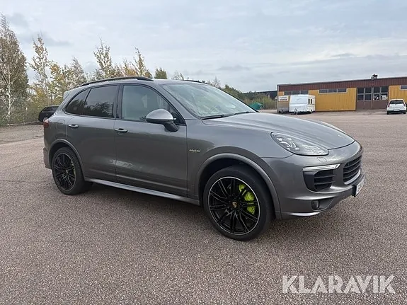 Porsche Cayenne S 2015 photo 2