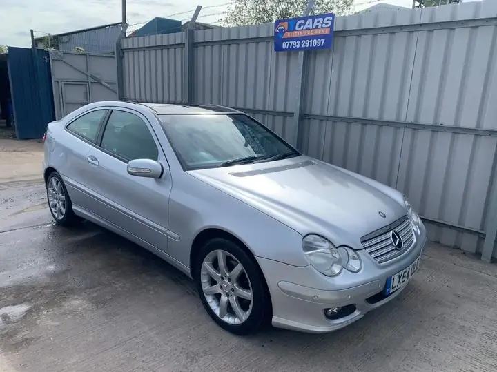 Mercedes-Benz C-Class 2004 photo 4