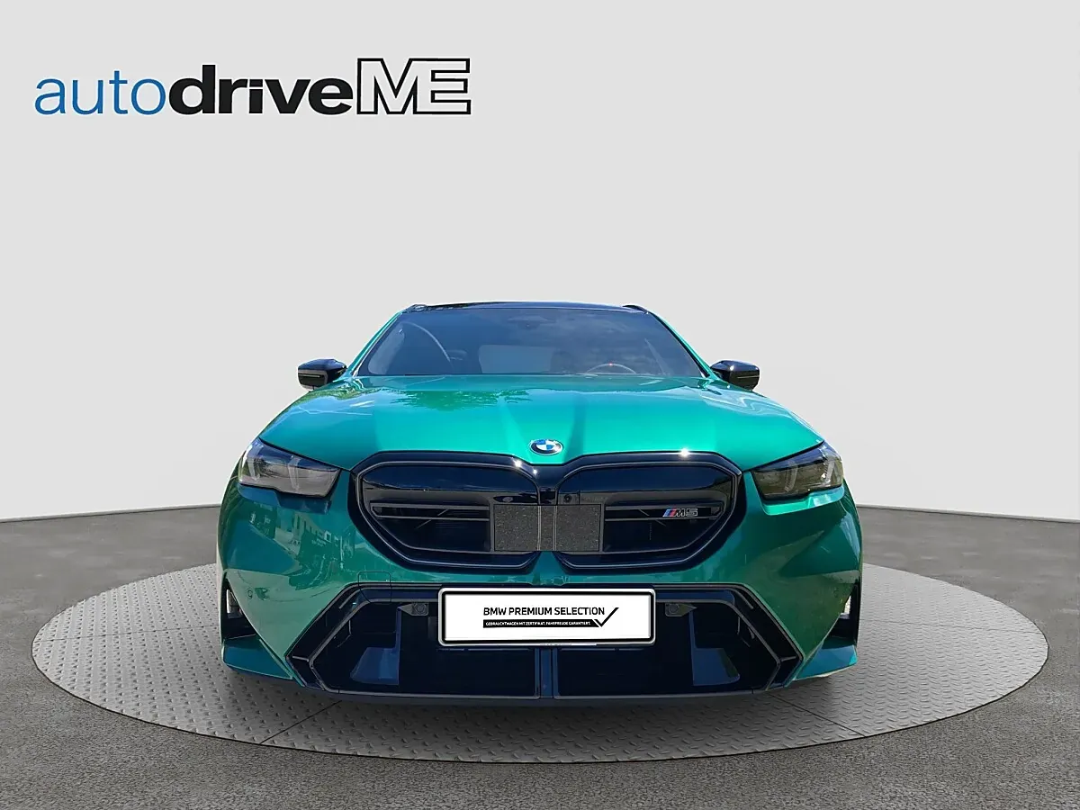 BMW 5 Series photo 2
