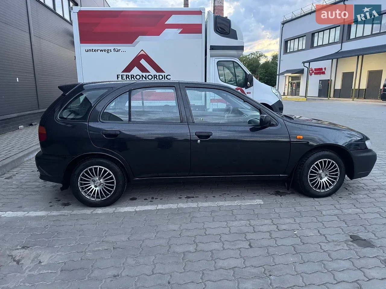 Nissan Almera 1996 photo 4