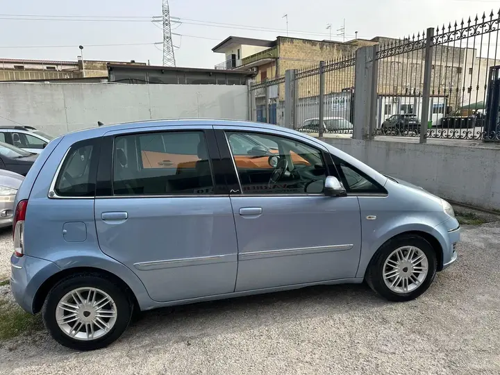 Lancia Musa 2011 photo 3