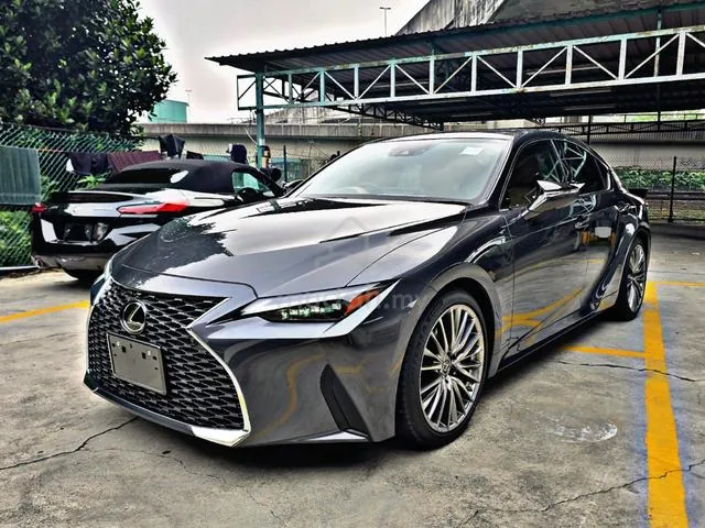 Lexus Is300