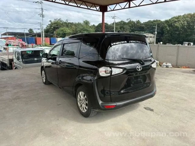 Toyota Sienta 2016 photo 3