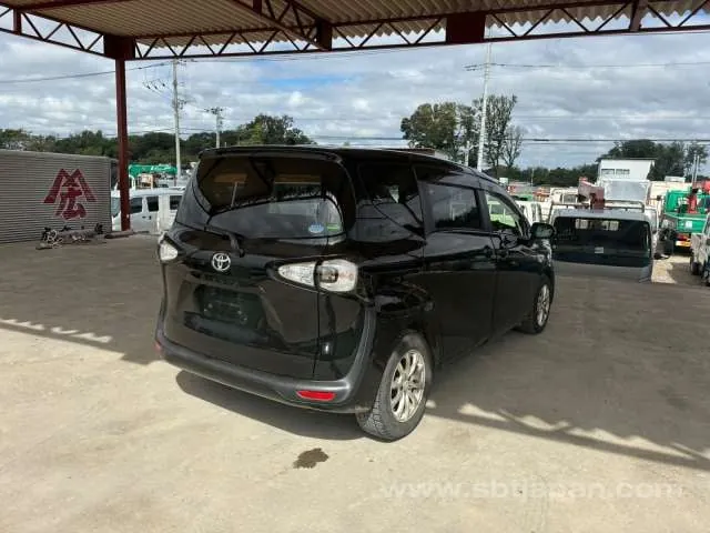 Toyota Sienta 2016 photo 4