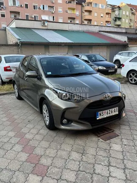 Toyota Yaris 2022 photo 2