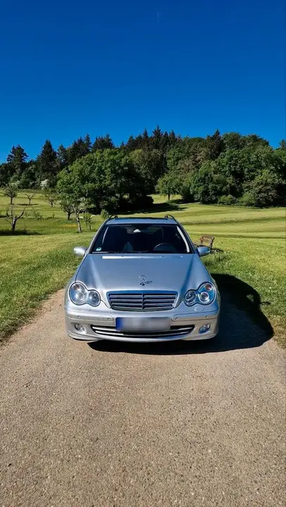 Mercedes-Benz C220