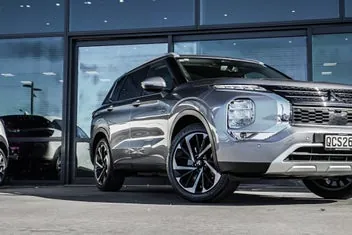 Mitsubishi Outlander 2023 photo 5