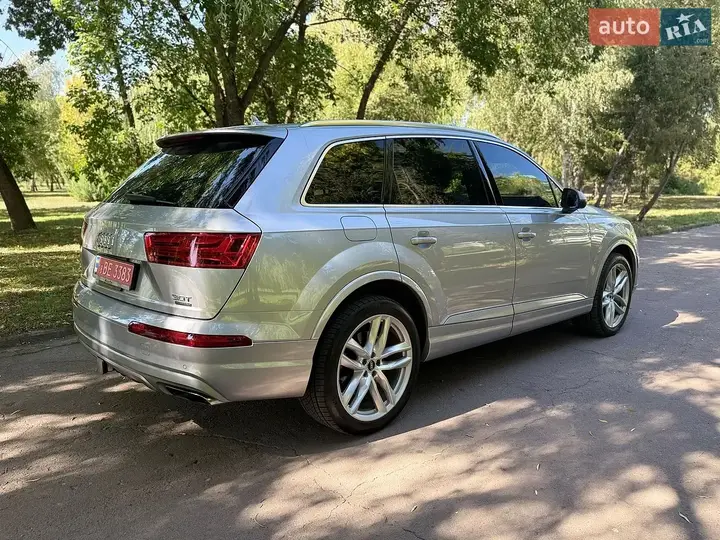 Audi Q7 2017 photo 5