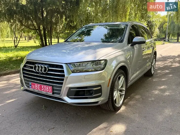 Audi Q7 2017 photo 2