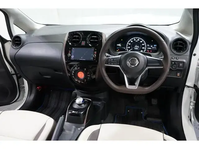 Nissan Note 2017 photo 2