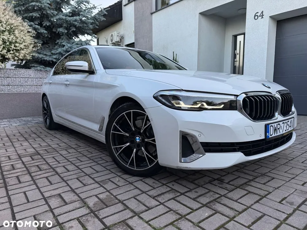 BMW Seria 5 2021 photo 2