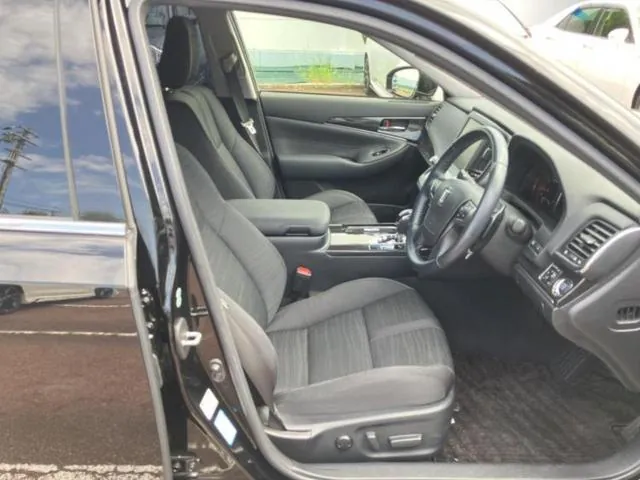 Toyota Crown Athlete S 2013 photo 4