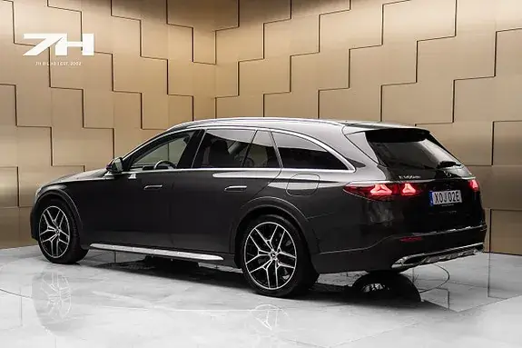 Mercedes-Benz E300 De 2024 photo 3