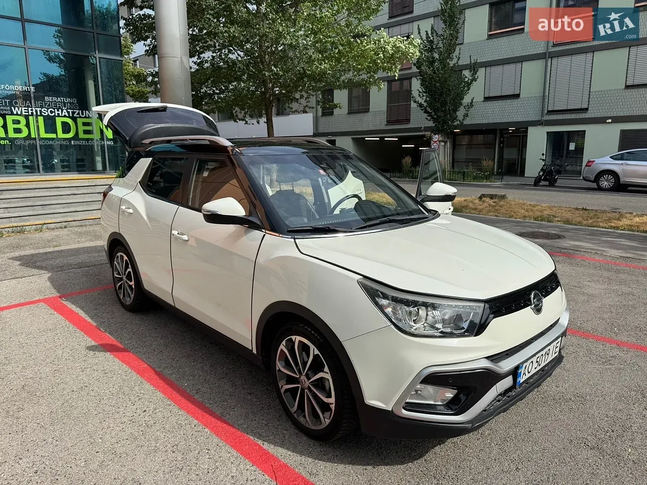 KG Mobility Tivoli 2016 photo 2