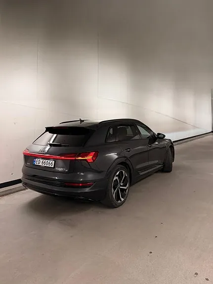 Audi E-Tron 2022 photo 2