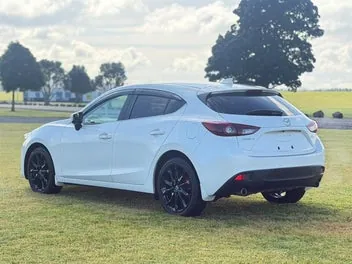 Mazda Axela 2015 photo 5