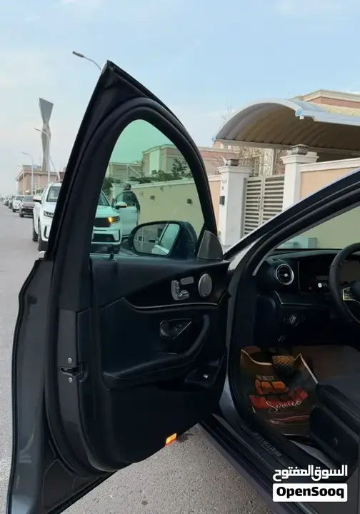 Mercedes-Benz E 200 2022 photo 4