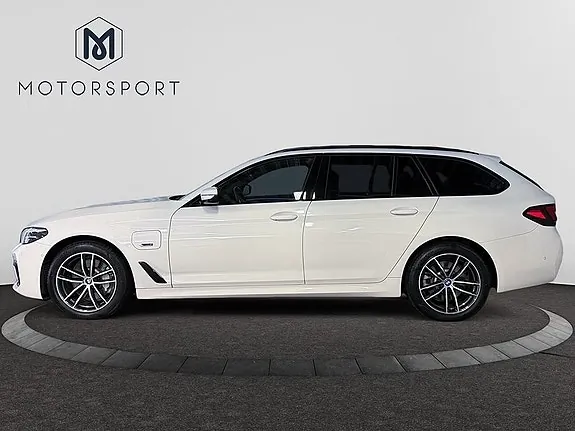 BMW 530E 2024 photo 4