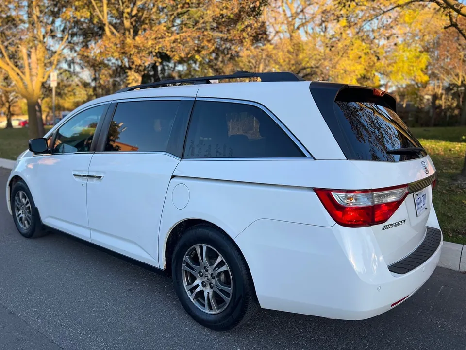 Honda Odyssey 2011 photo 3