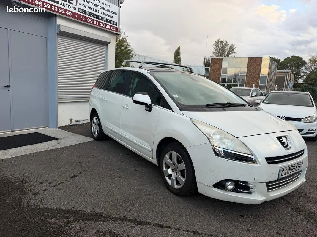 Peugeot 5008 2012 photo 2