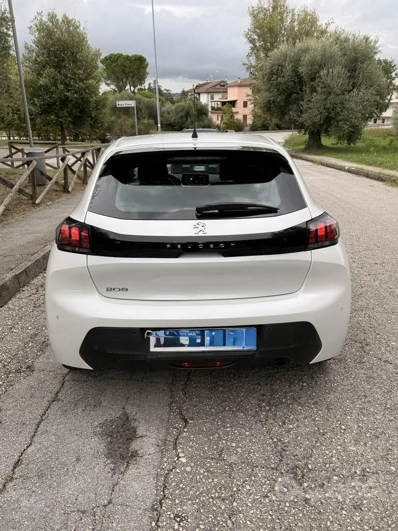 Peugeot 208 2022 photo 4