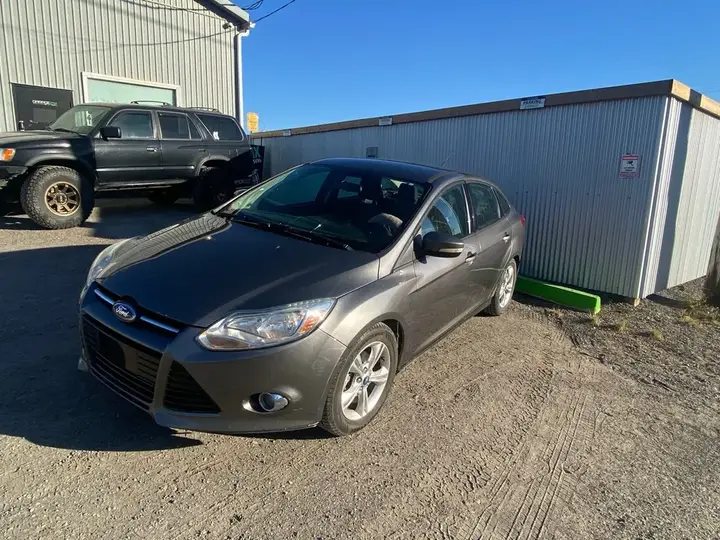 Ford Focus 2012 photo 2