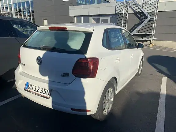 Volkswagen Polo 2015 photo 2
