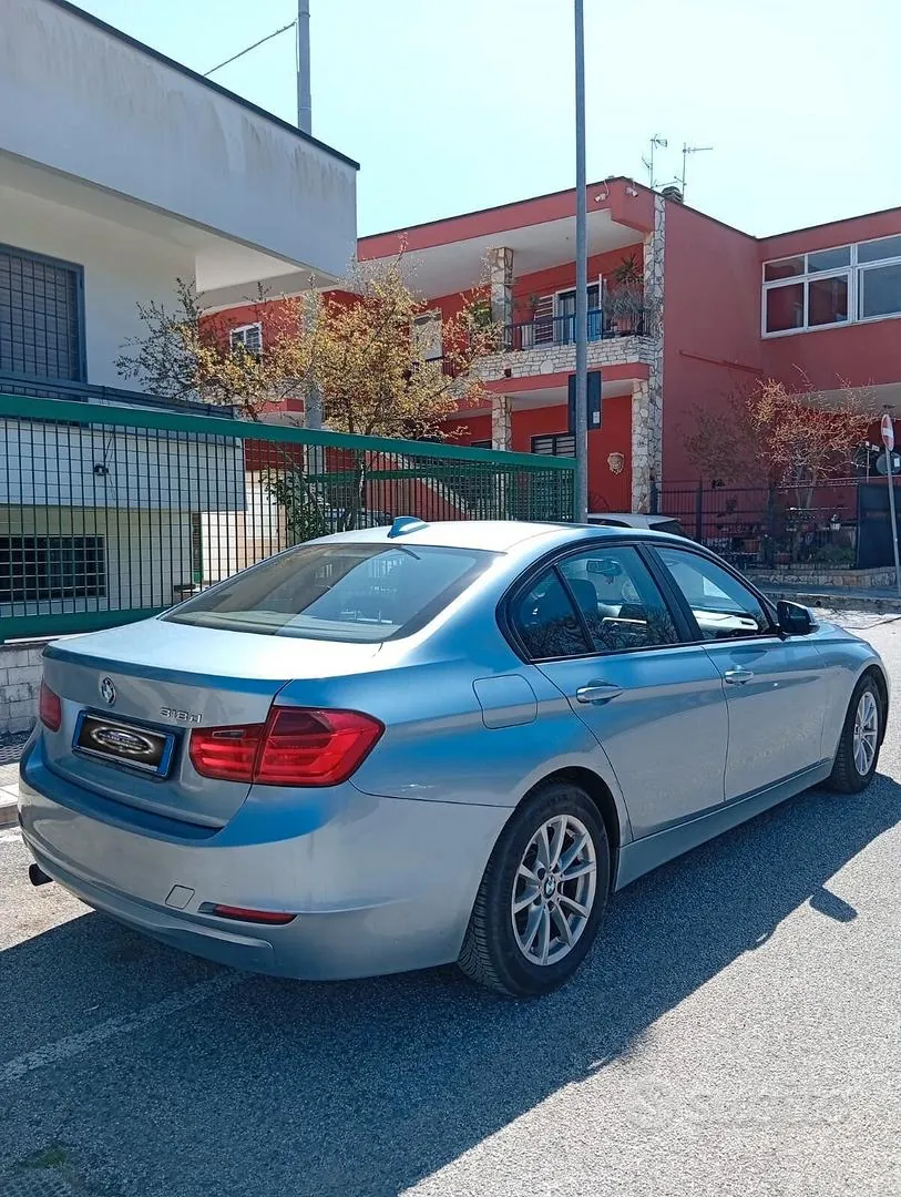 BMW 318 2013 photo 4