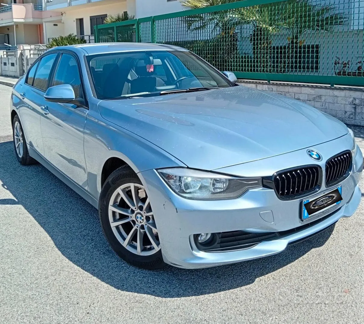 BMW 318 2013 photo 3