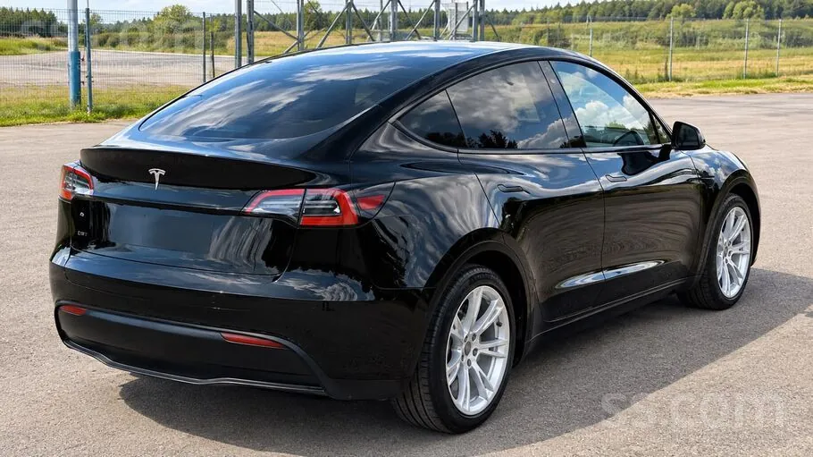Tesla Model Y 2022 photo 3