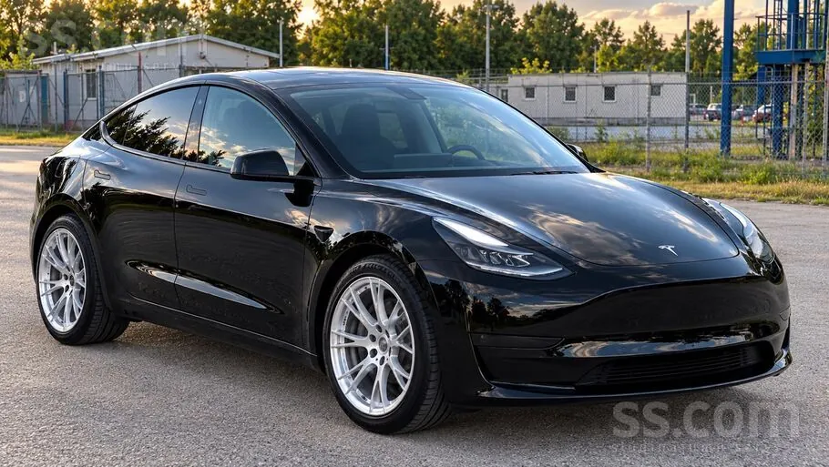 Tesla Model Y 2022 photo 2