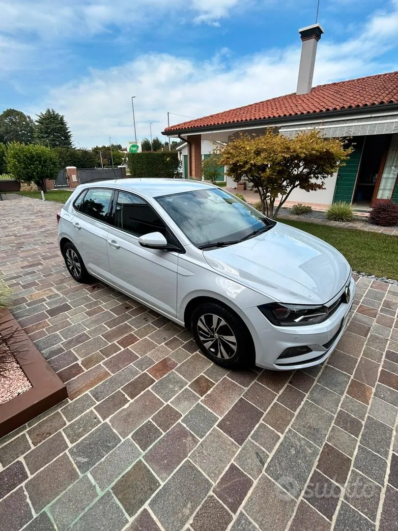 Volkswagen Polo 2017 photo 2