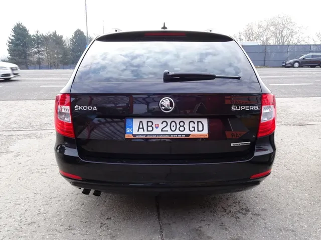 Skoda Superb Combi 2015 photo 2