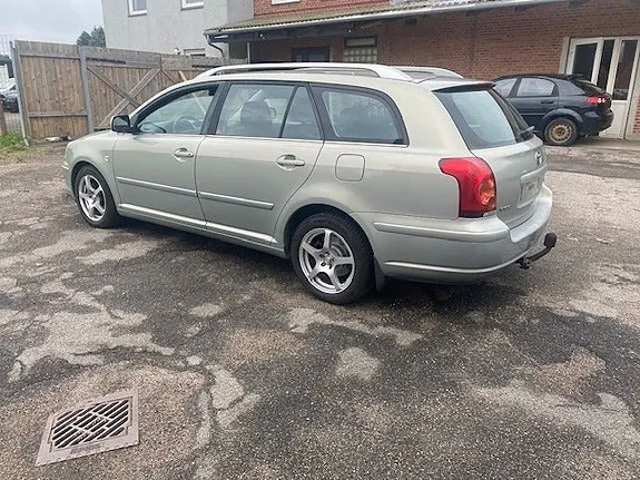 Toyota Avensis 2006 photo 4