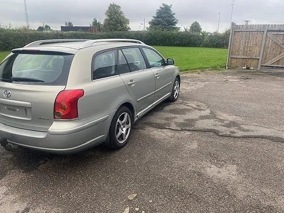 Toyota Avensis 2006 photo 5
