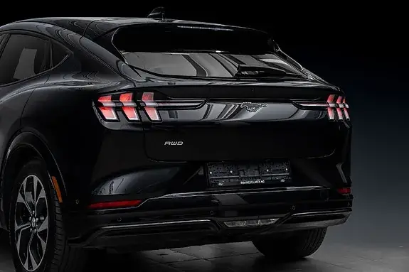 Ford Mustang Mach-E 2023 photo 3