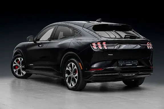 Ford Mustang Mach-E 2023 photo 2