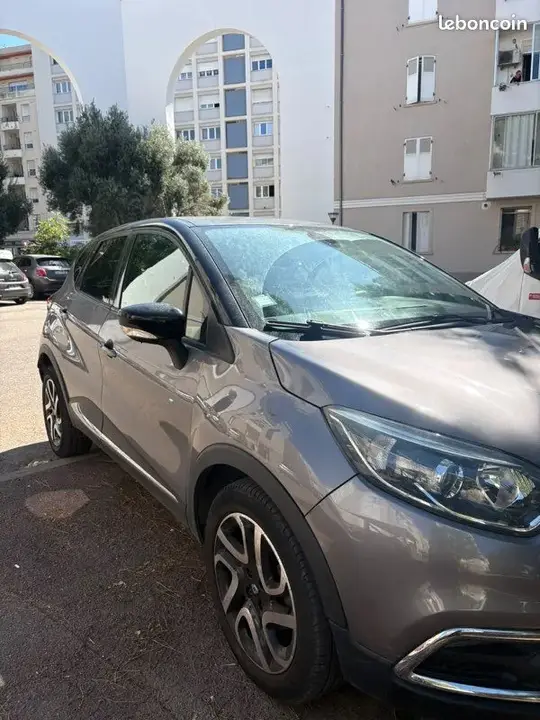 Renault Captur 2015 photo 2