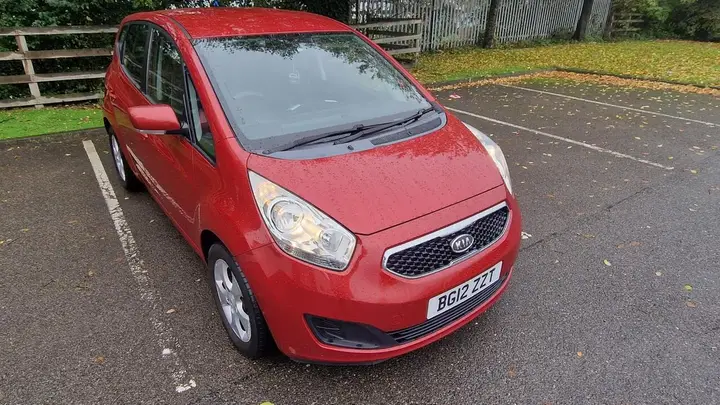 Kia Venga 2012 photo 2