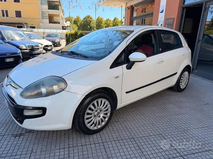 Fiat Punto Evo 2011 photo 2