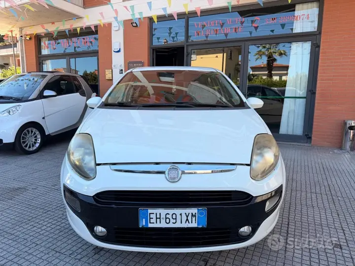 Fiat Punto Evo 2011 photo 3