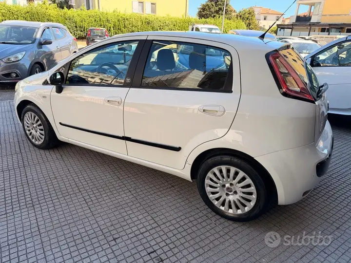 Fiat Punto Evo 2011 photo 4