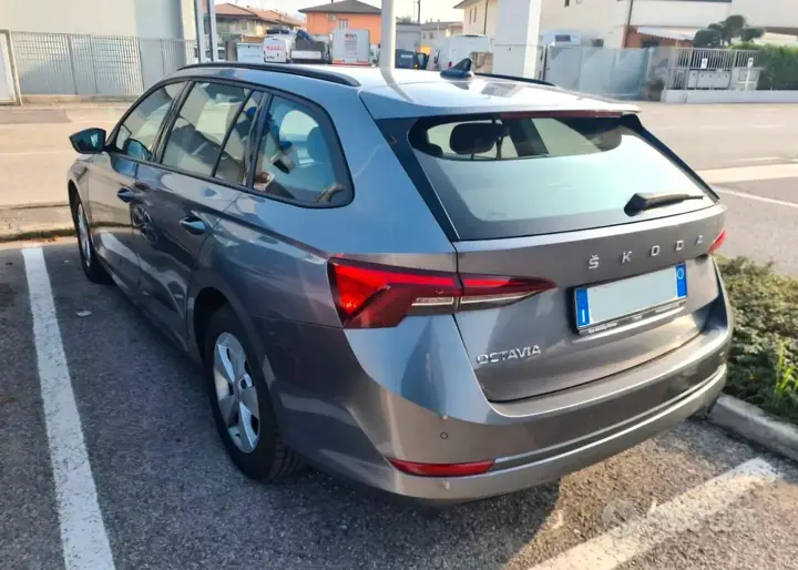 Skoda Octavia 2022 photo 2