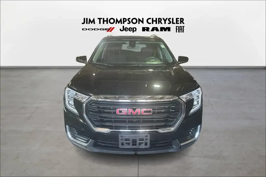 GMC Terrain 2024 photo 2