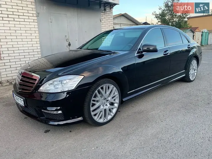 Mercedes-Benz S-Class